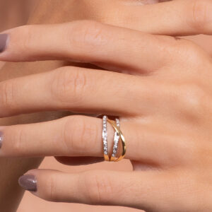 Anel Dourado em Ouro 18k com detalhe em ouro branco entrelaçado